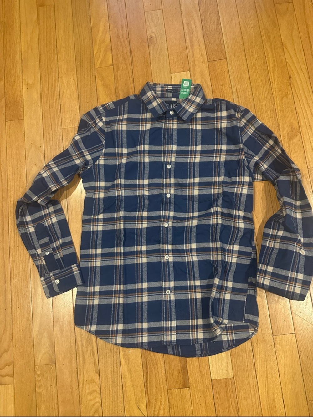 GAP Navy and Cream Plaid Casual Button-Down Shirt